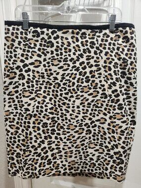 White House Black Market Leopard Print Work Skirt – Size 14